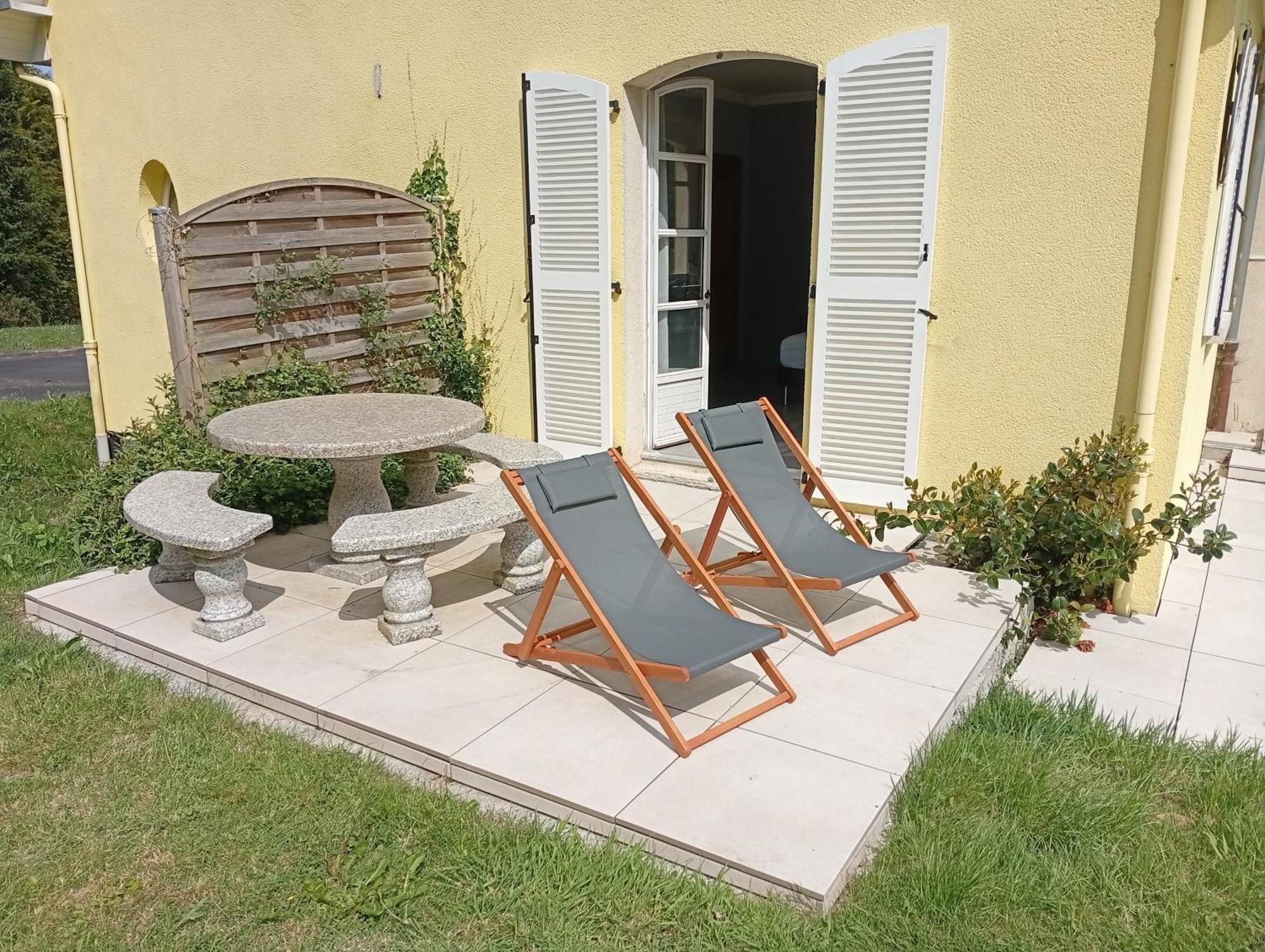 Bed and Breakfast La Fontaine Dort Tessy-sur-Vire Экстерьер фото