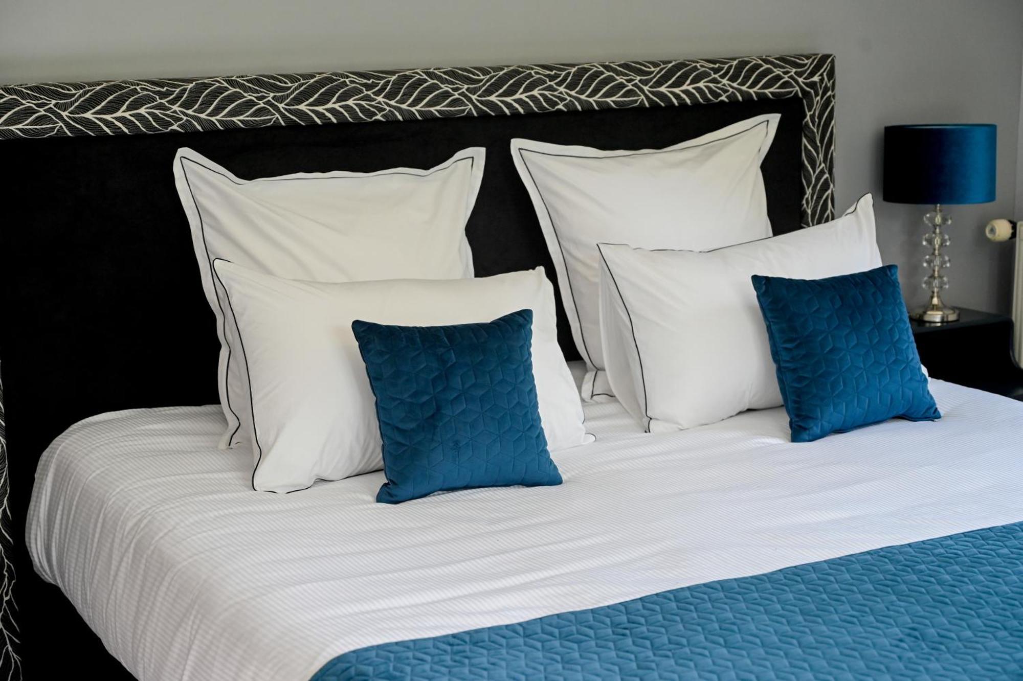 Bed and Breakfast La Fontaine Dort Tessy-sur-Vire Экстерьер фото
